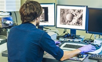 Digital Imaging in Optical Microscopy