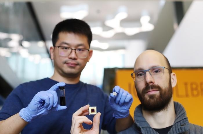 New High-Performance SWIR Image Sensor Based on Non-Toxic Colloidal Quantum Dots